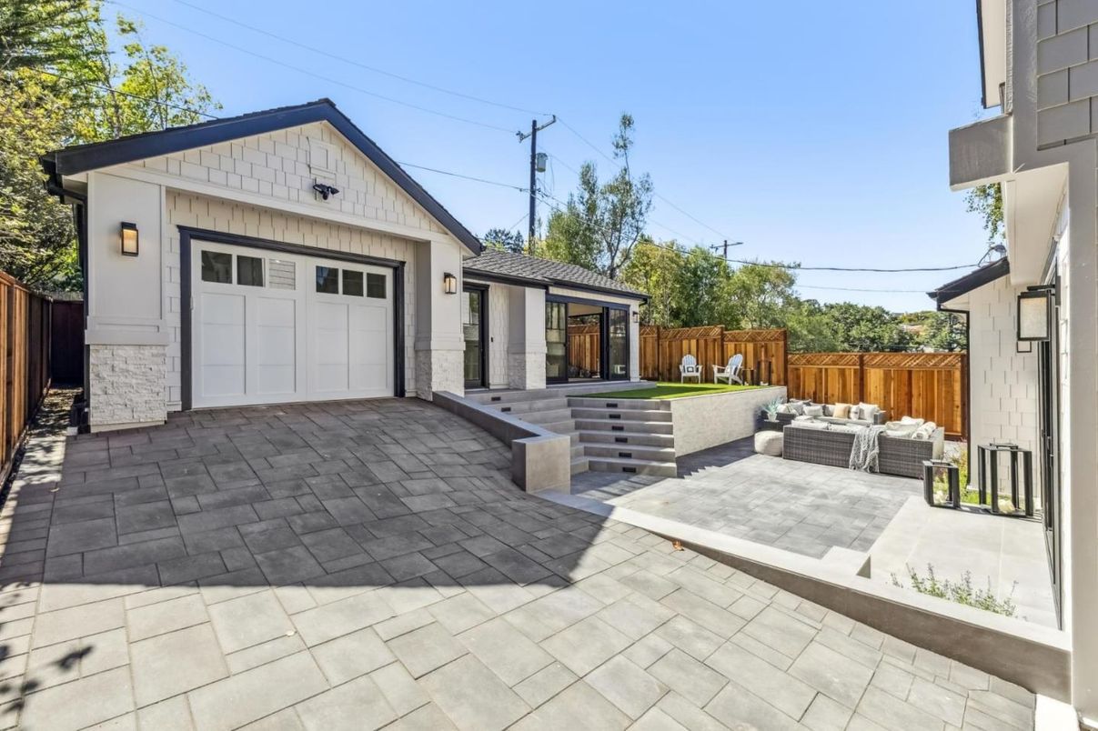 Detached Garage, Exterior