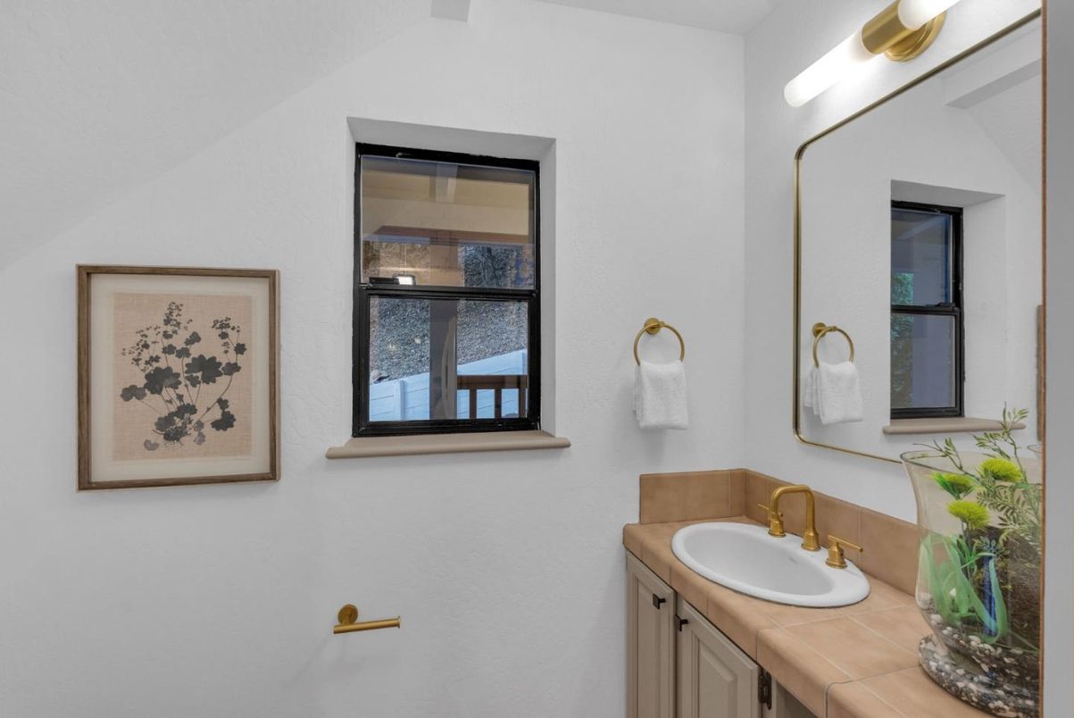 Bathroom, Interior, Tile Countertops