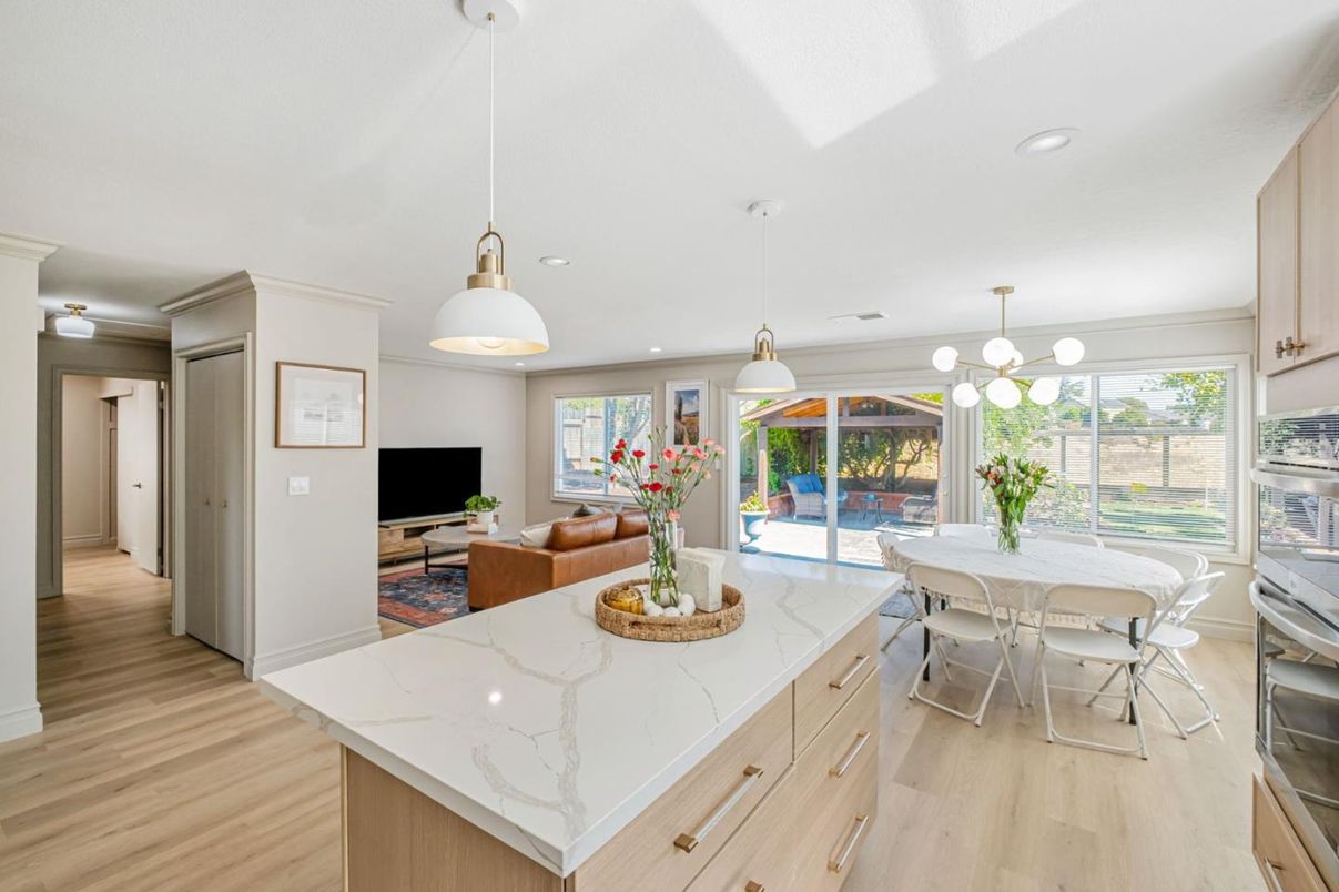 Dining room, Interior, Kitchen, Living room, Pendant Lights, Recessed Lighting, Wood Texture Flooring