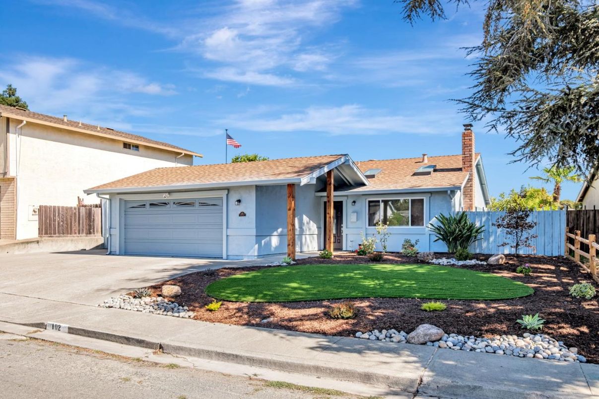 Attached, Exterior, Facade, Ranch