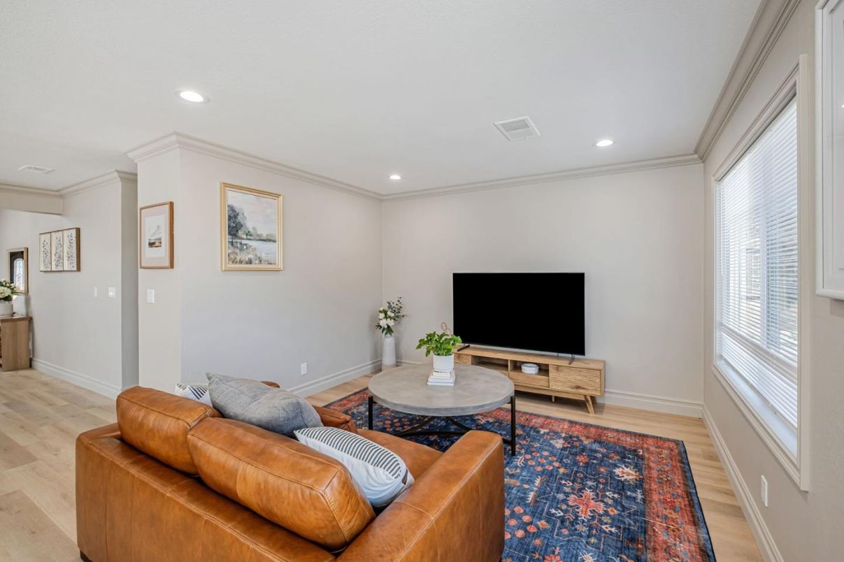 Interior, Living room, Recessed Lighting, Wood Texture Flooring