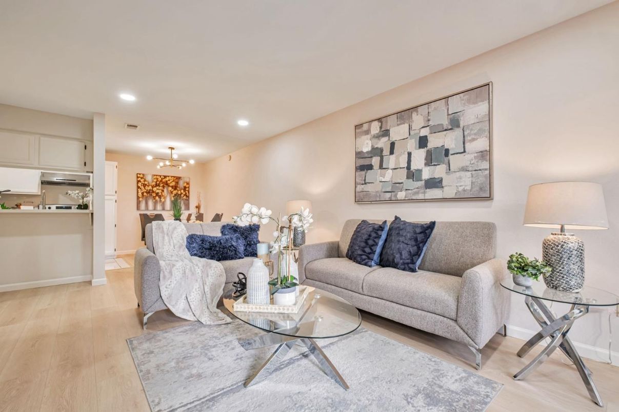 Interior, Kitchen, Living room, Pendant Lights, Recessed Lighting, Wood Texture Flooring