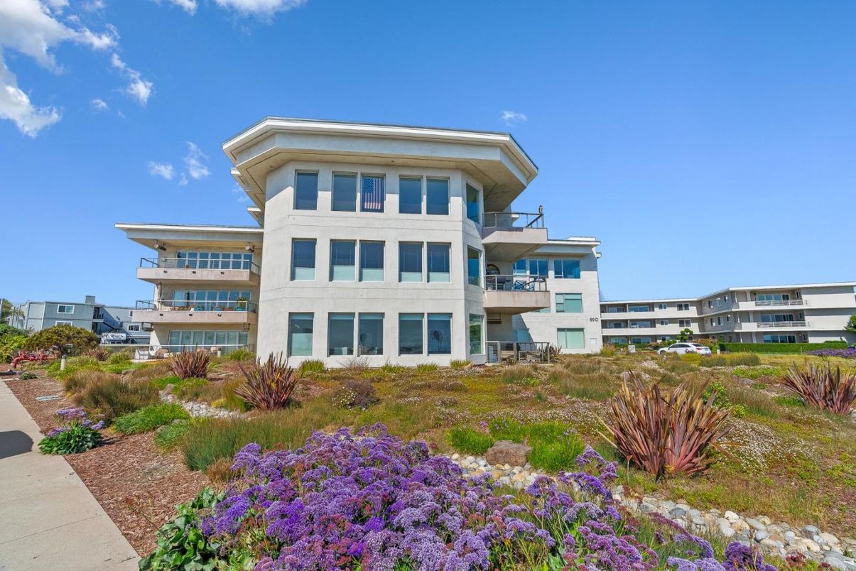 Backyard, Exterior, Facade, Condo Building