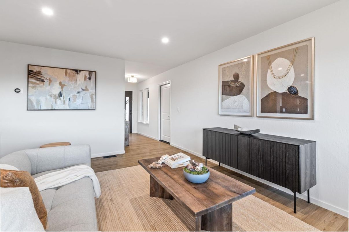 Interior, Recessed Lighting, Wood Texture Flooring