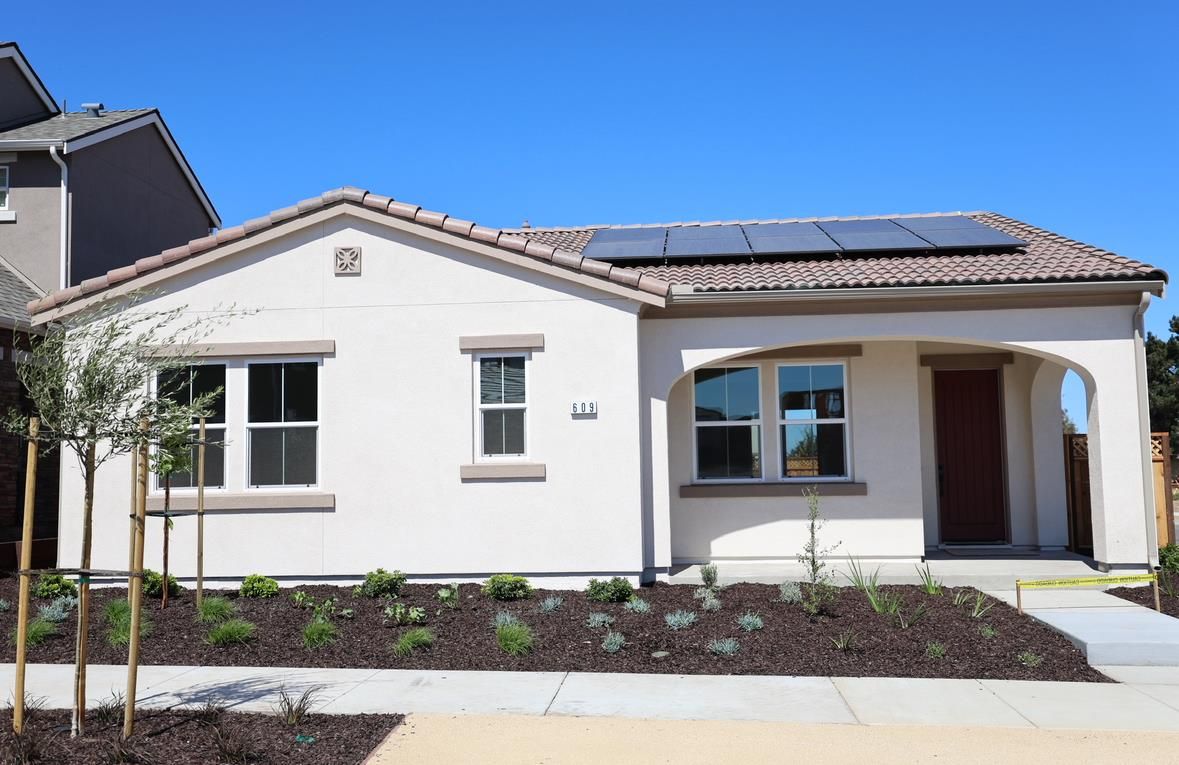 Exterior, Facade, Solar Panels, Mediterranean