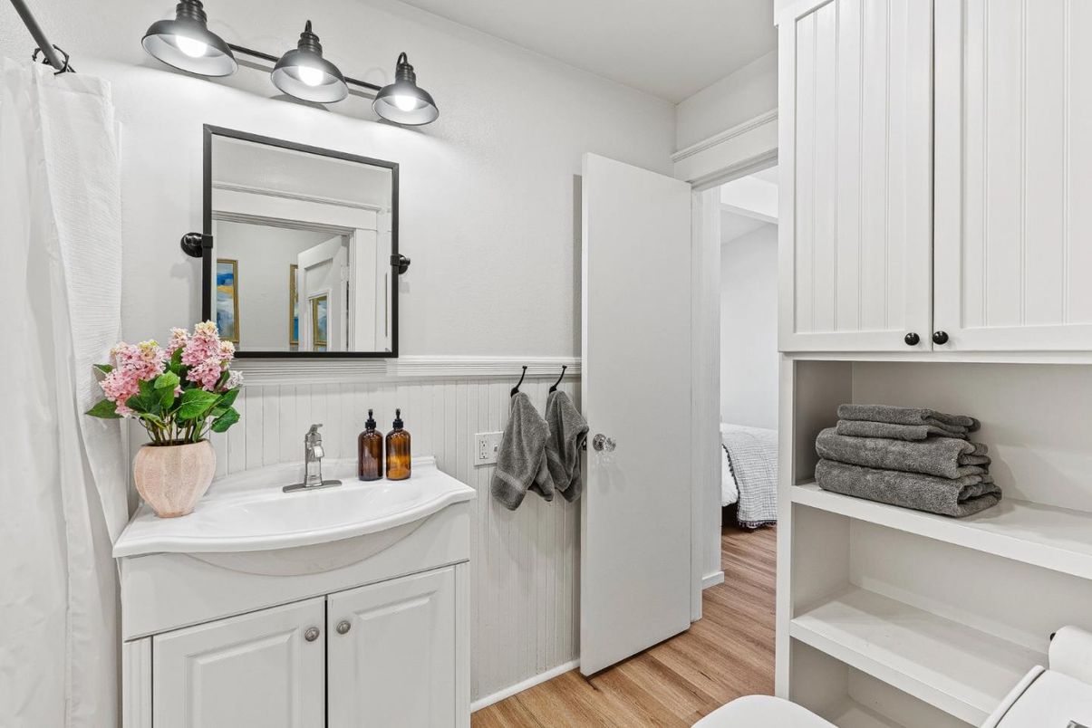 Bathroom, Interior, Wood Texture Flooring