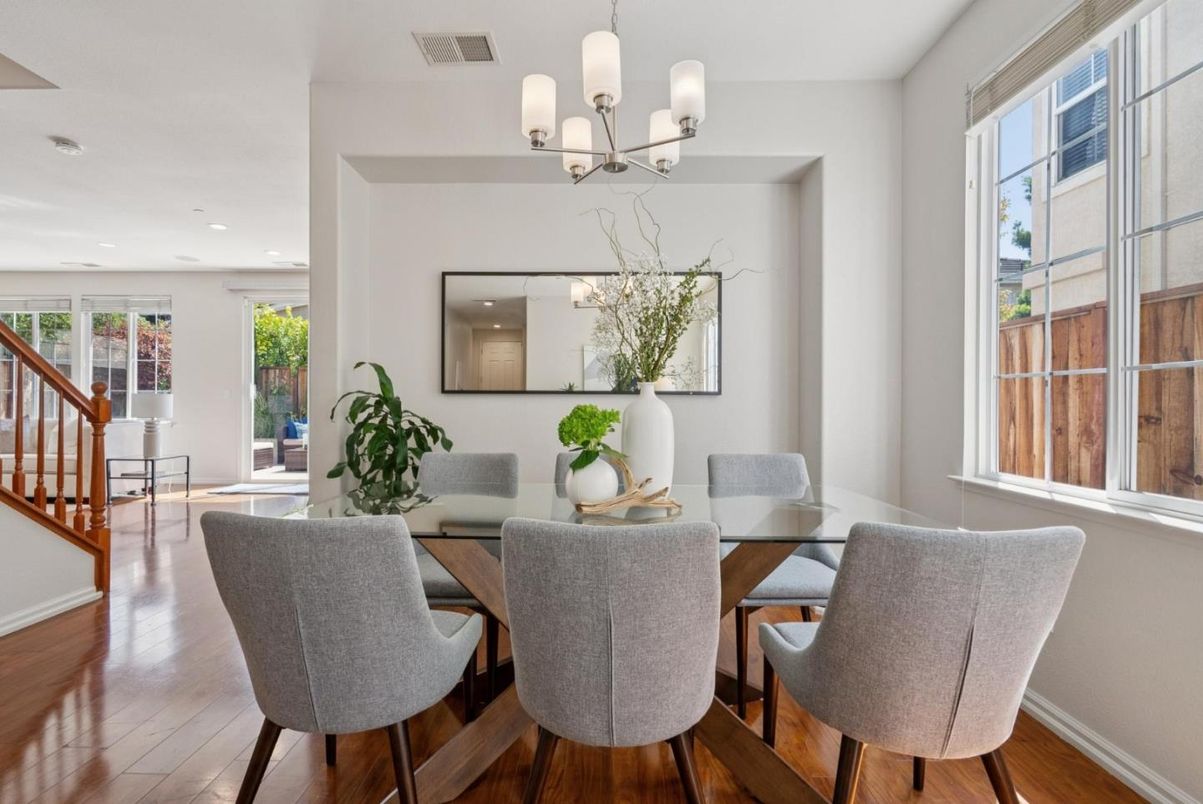 Chandelier, Dining room, Interior, Recessed Lighting, Wood Texture Flooring