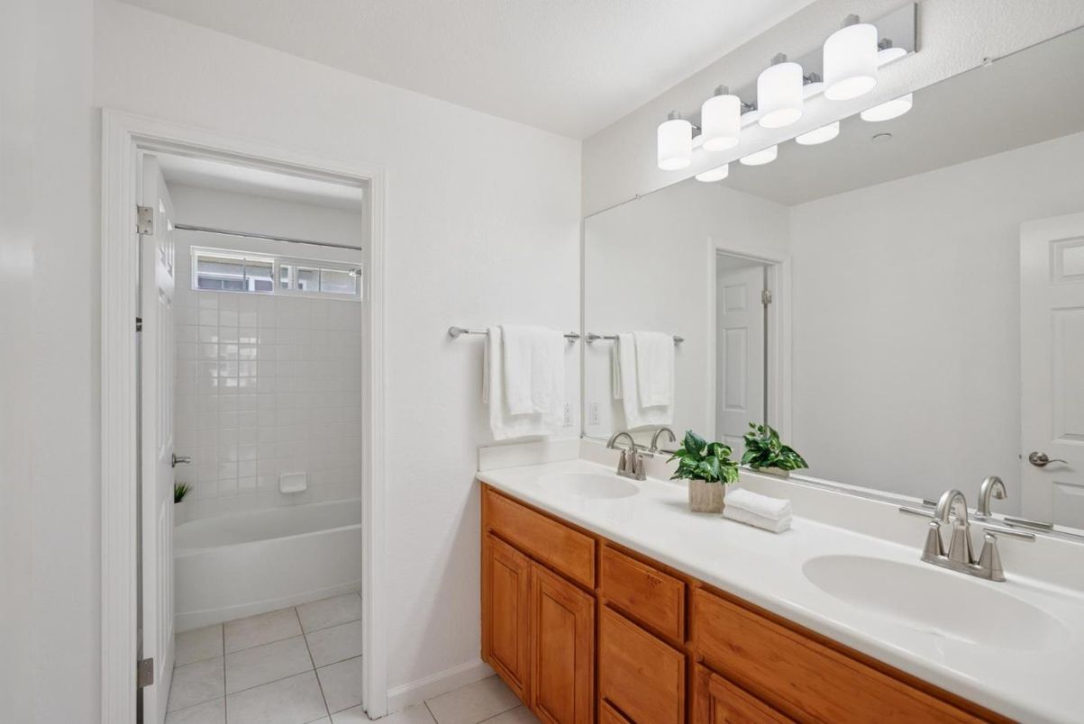 Bathroom, Dual Sink Vanities, Interior