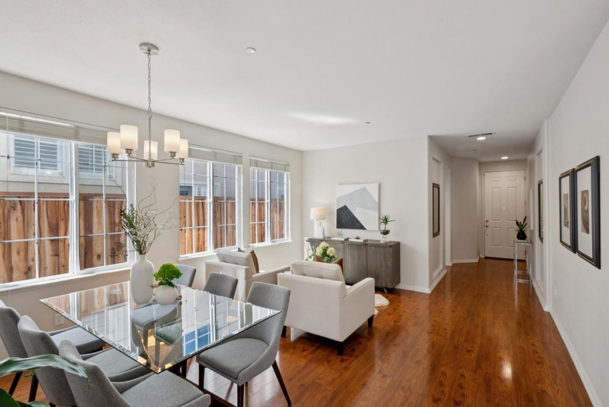 Chandelier, Dining room, Interior, Living room, Recessed Lighting, Wood Texture Flooring