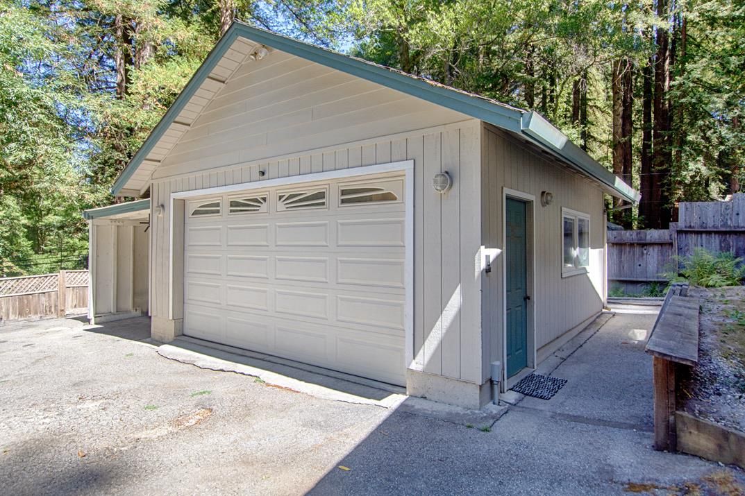 Detached Garage, Exterior