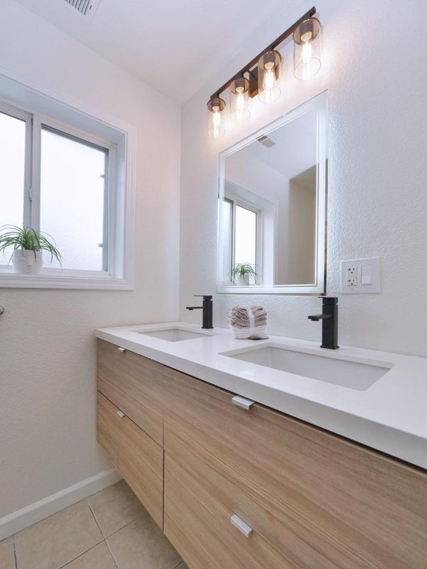 Bathroom, Dual Sink Vanities, Interior