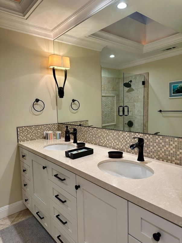 Bathroom, Dual Sink Vanities, Interior, Recessed Lighting