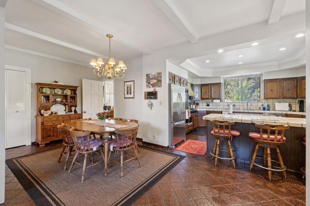 Chandelier, Dining room, Interior, Kitchen, Recessed Lighting, Stainless Steel Appliances, Tile Countertops