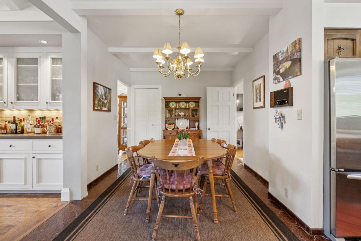 Chandelier, Dining room, Interior, Kitchen, Recessed Lighting, Wood Texture Flooring