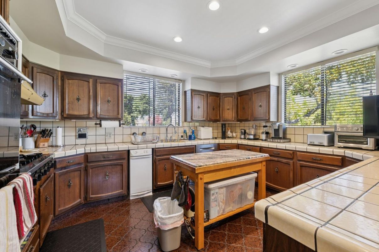 Interior, Kitchen, Recessed Lighting, Tile Countertops