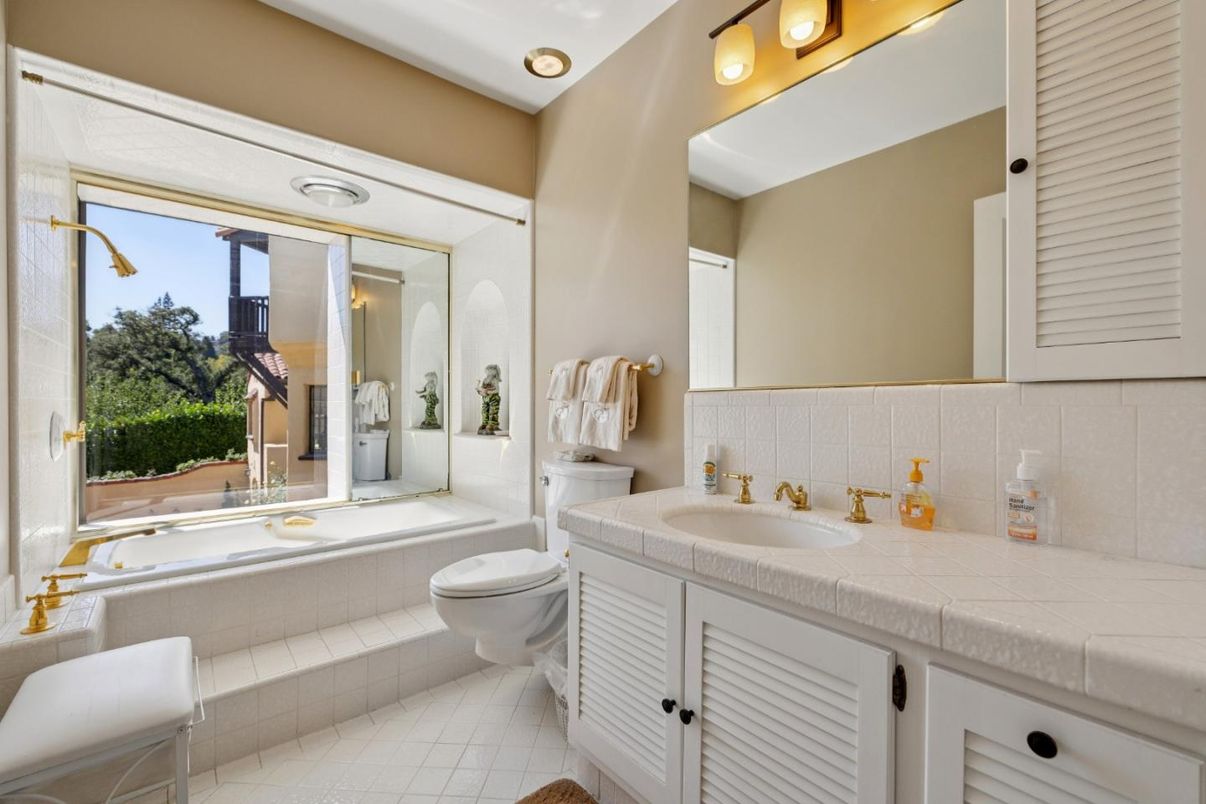 Bathroom, Interior, Recessed Lighting, Tile Countertops