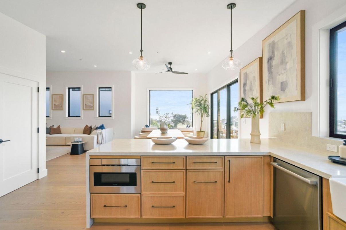 Dining room, Interior, Kitchen, Living room, Pendant Lights, Recessed Lighting, Stainless Steel Appliances, Wood Texture Flooring