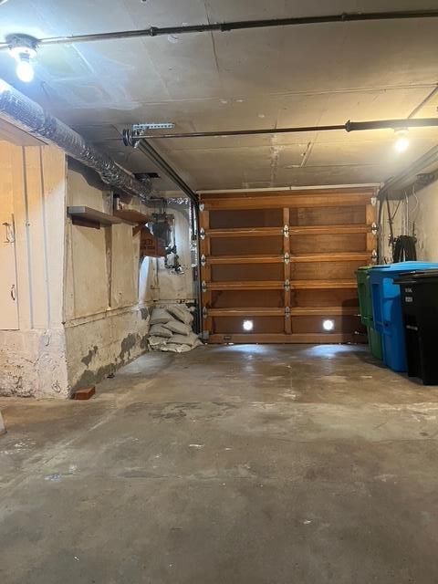 Garage, Interior