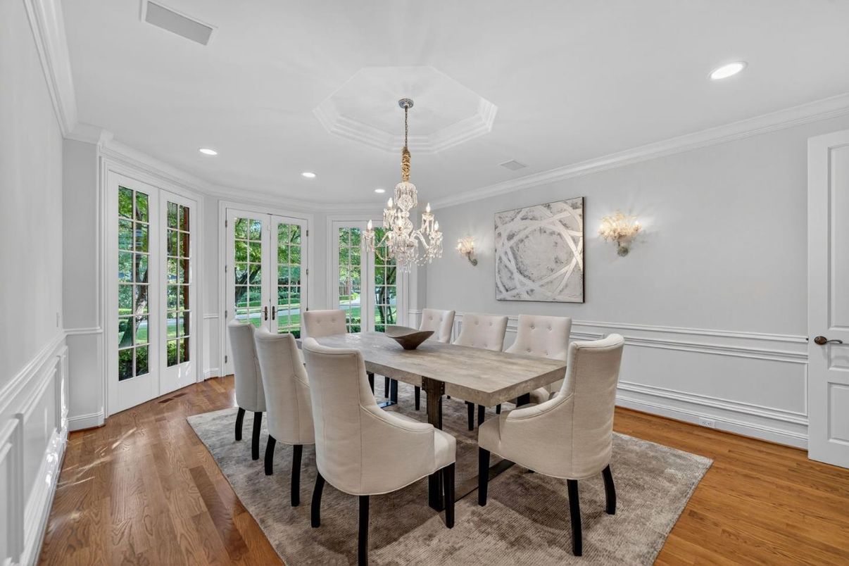 Chandelier, Dining room, Interior, Recessed Lighting, Wood Texture Flooring