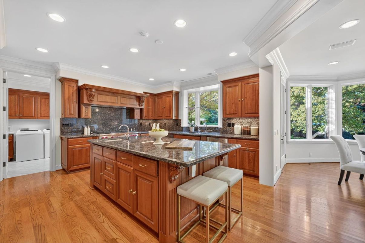 Interior, Kitchen, Recessed Lighting, Washer, Wood Texture Flooring