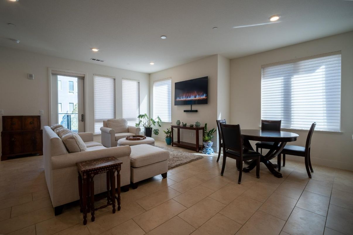 Dining room, Interior, Living room, Recessed Lighting
