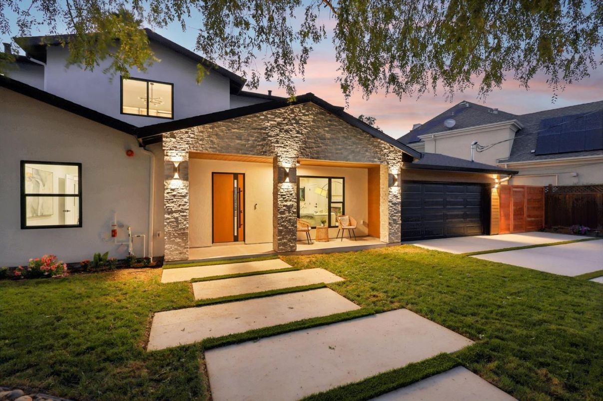 Attached, Backyard, Exterior, Facade, Solar Panels, Farmhouse