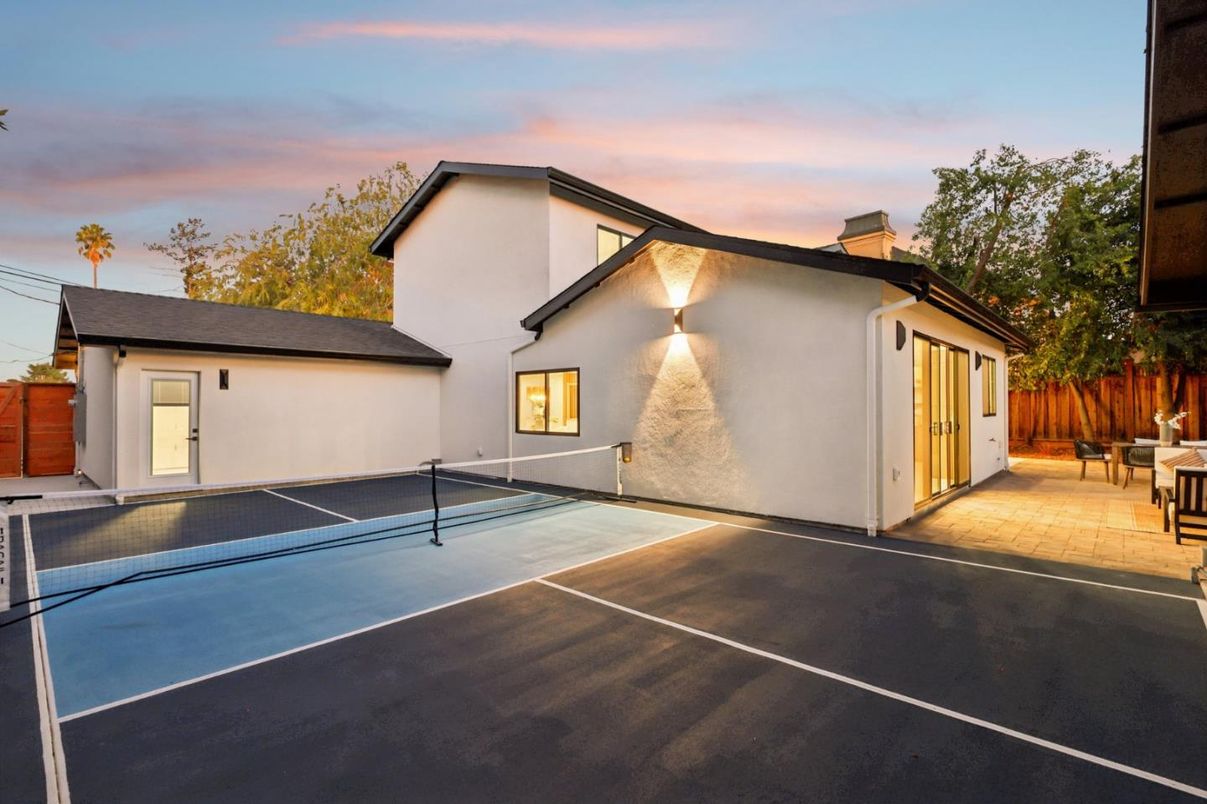 Exterior, Tennis Courts