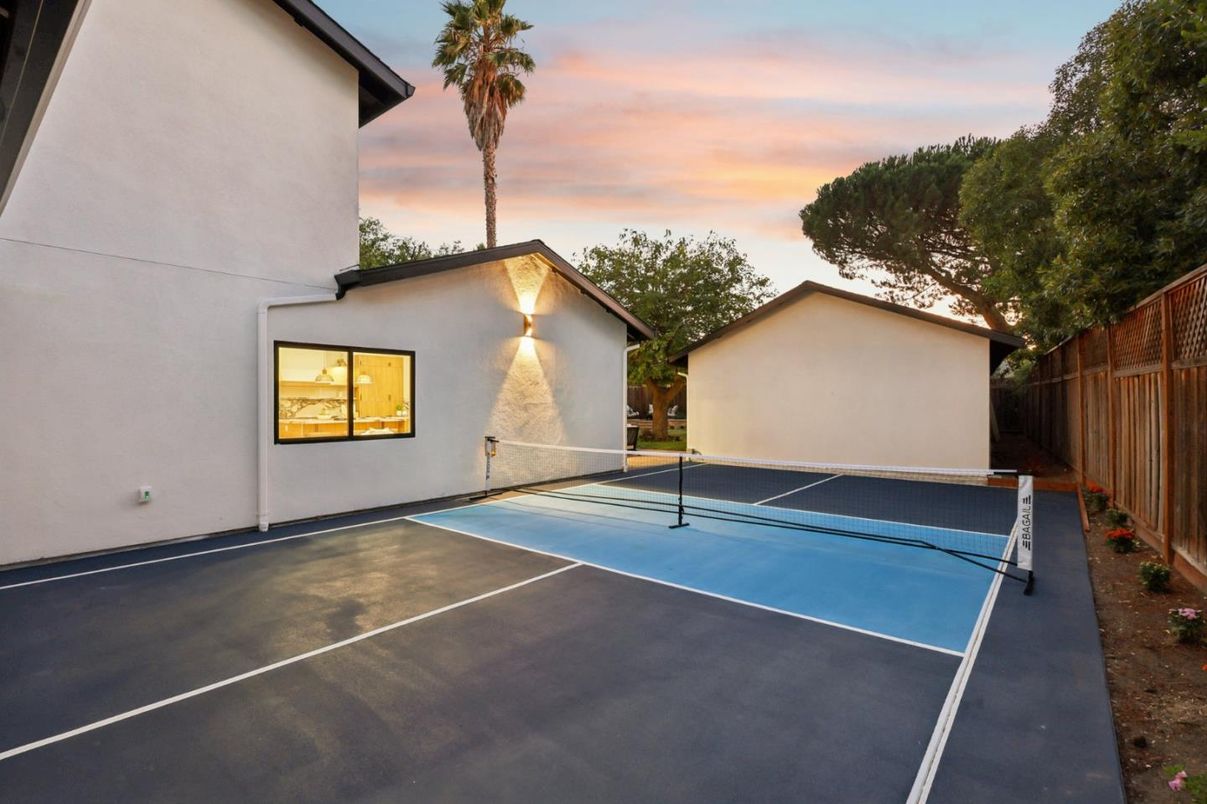 Exterior, Tennis Courts