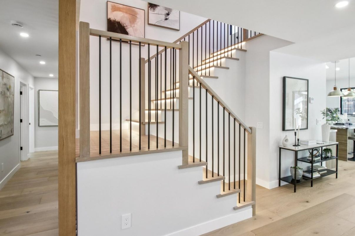 Interior, Pendant Lights, Recessed Lighting, Wood Texture Flooring