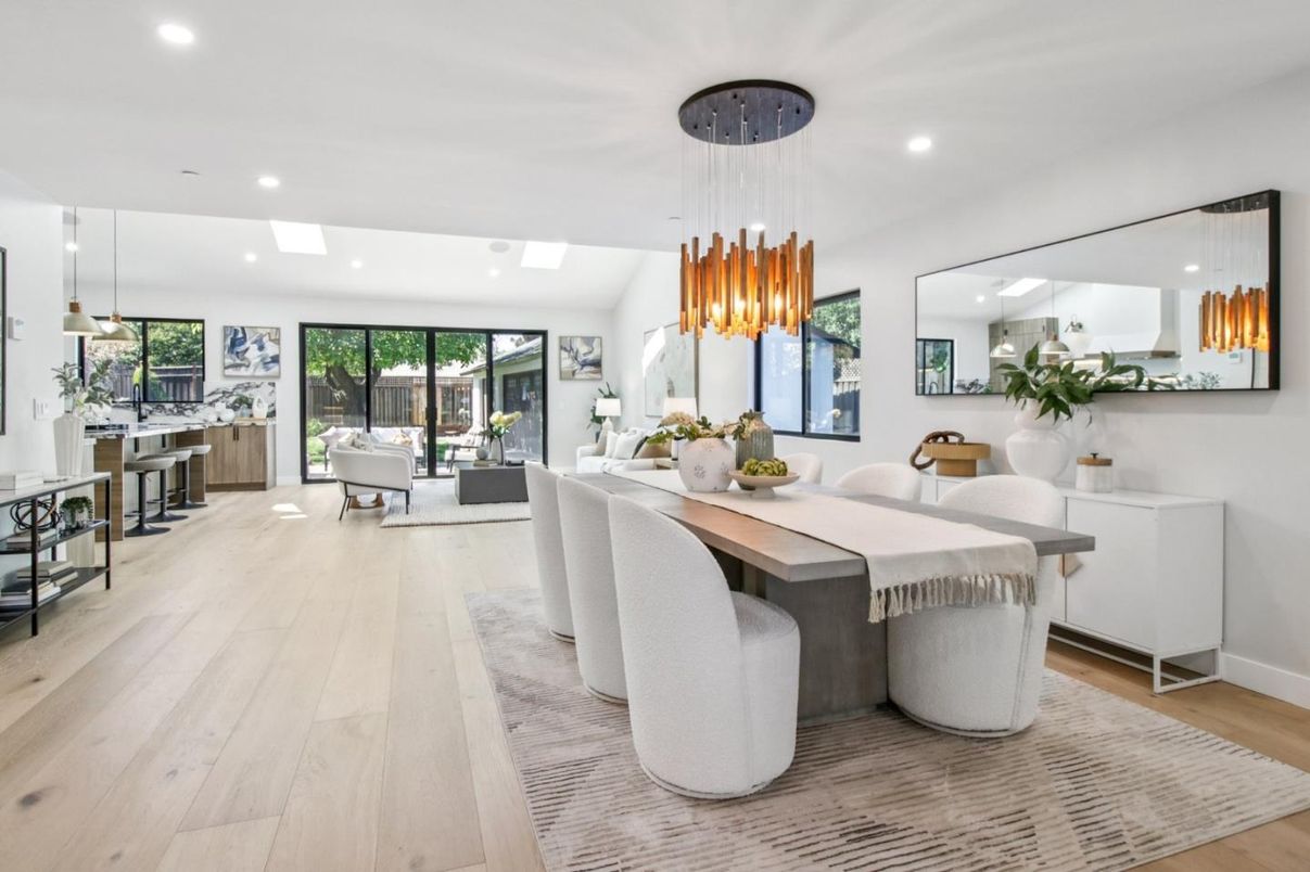 Dining room, Interior, Living room, Pendant Lights, Recessed Lighting, Wood Texture Flooring