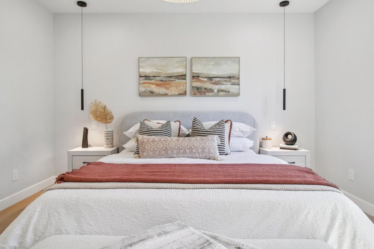 Bedroom, Interior, Pendant Lights, Wood Texture Flooring