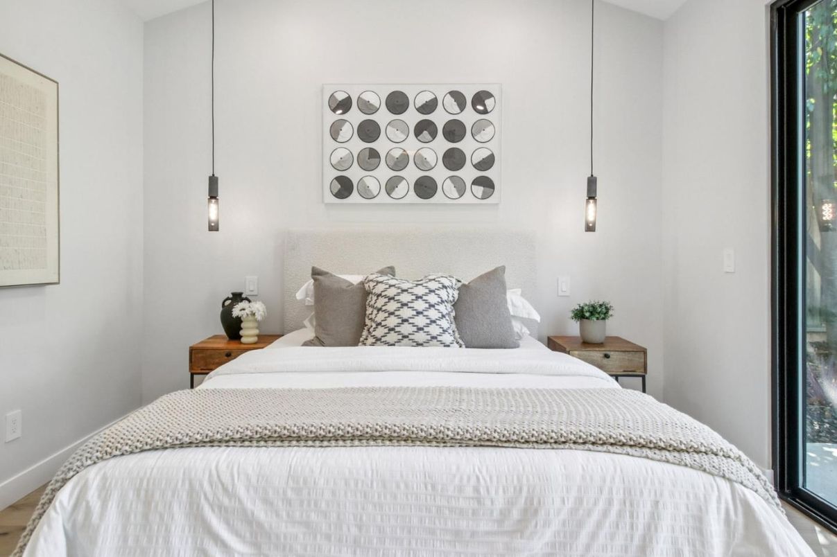 Bedroom, Interior, Pendant Lights