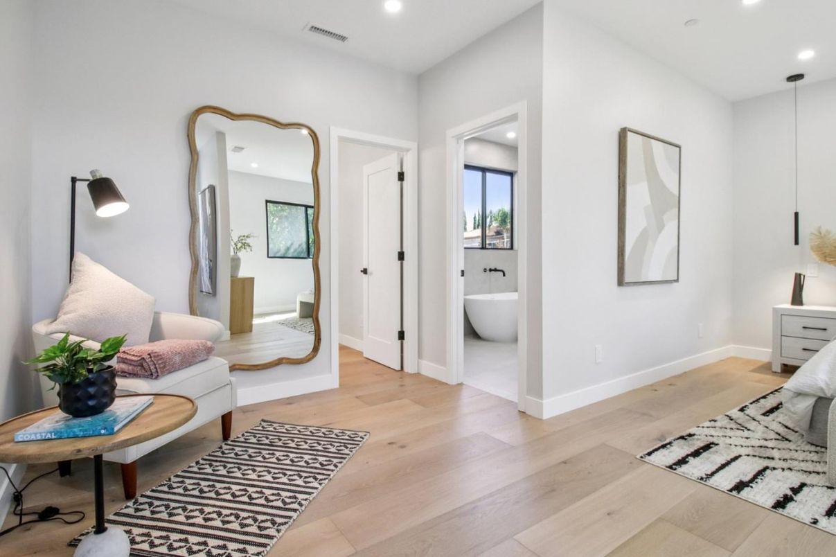 Bathroom, Free Standing Baths, Interior, Recessed Lighting, Wood Texture Flooring