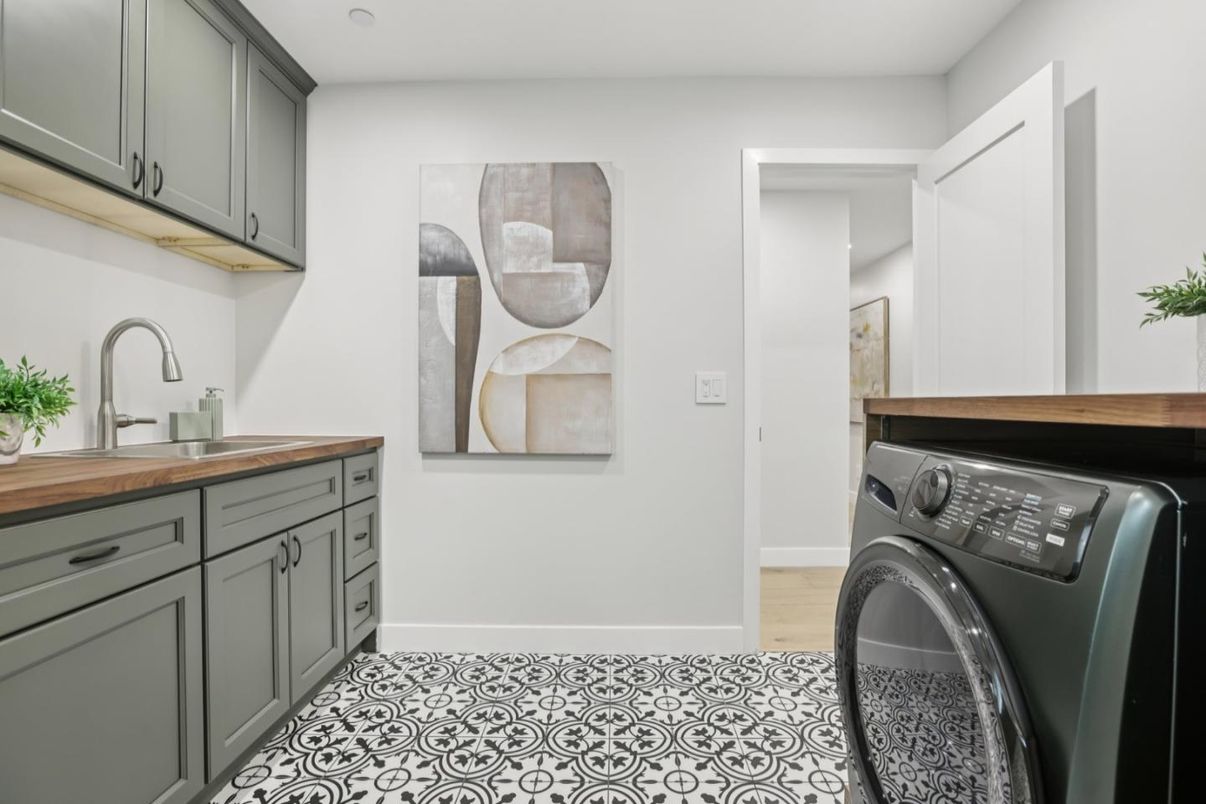 Interior, Washer