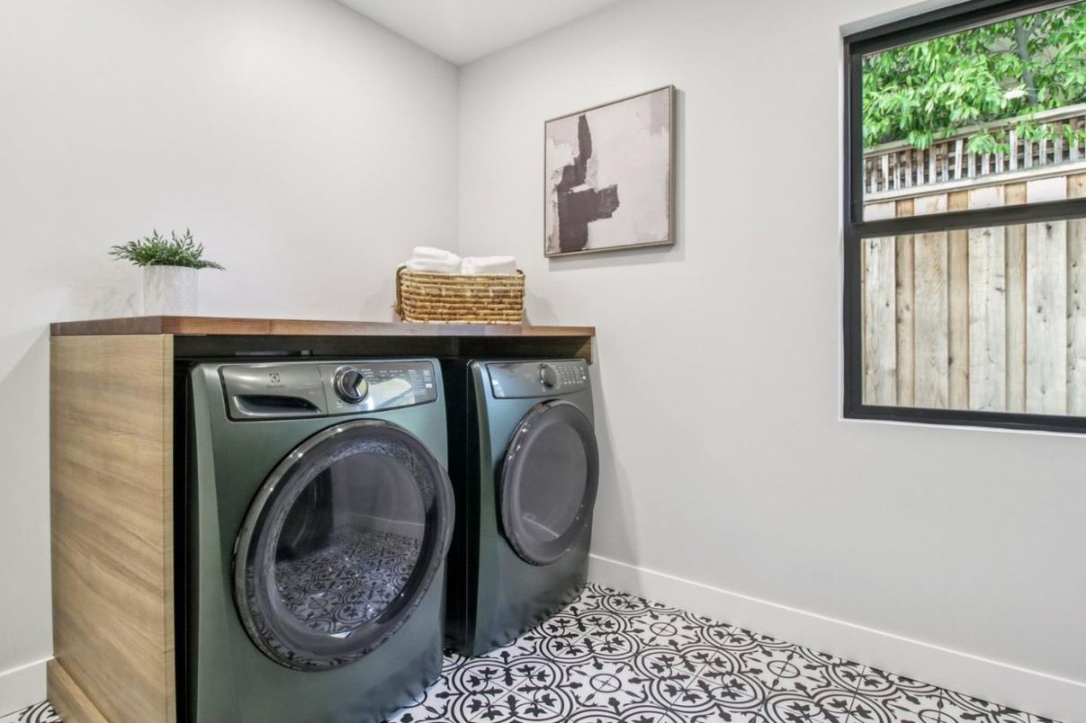 Interior, Washer