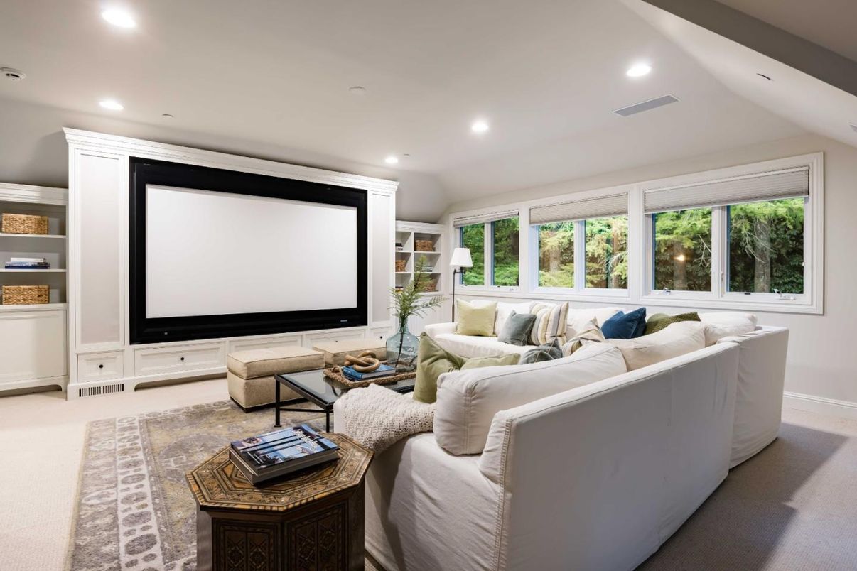 Interior, Living room, Projection Screen, Recessed Lighting, Theatre Room