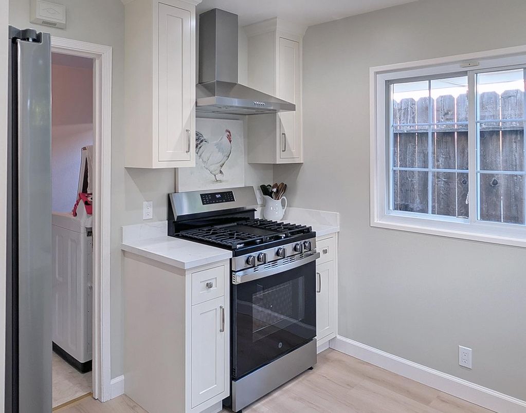 Interior, Kitchen, Stainless Steel Appliances, Wood Texture Flooring