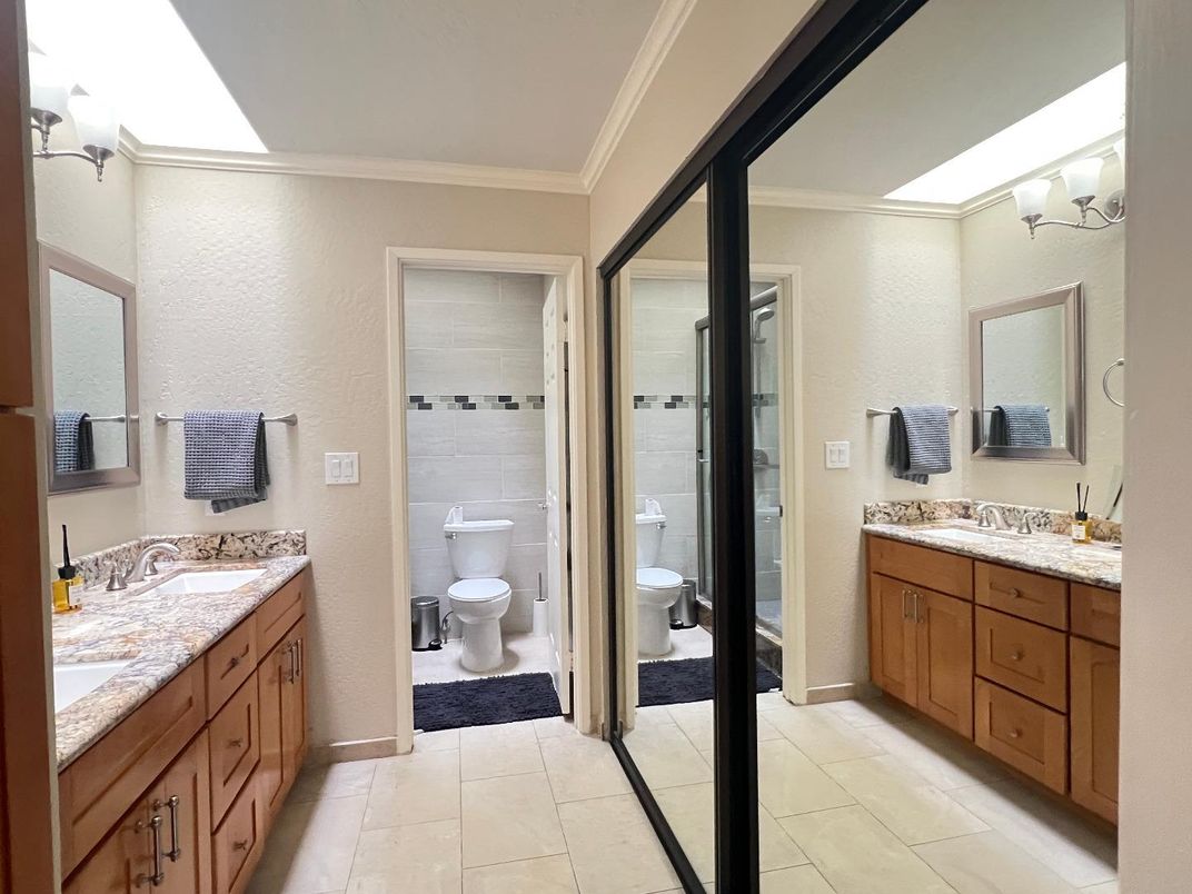 Bathroom, Dual Sink Vanities, Interior