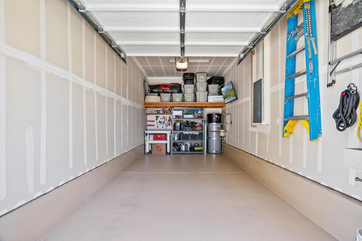 Garage, Interior