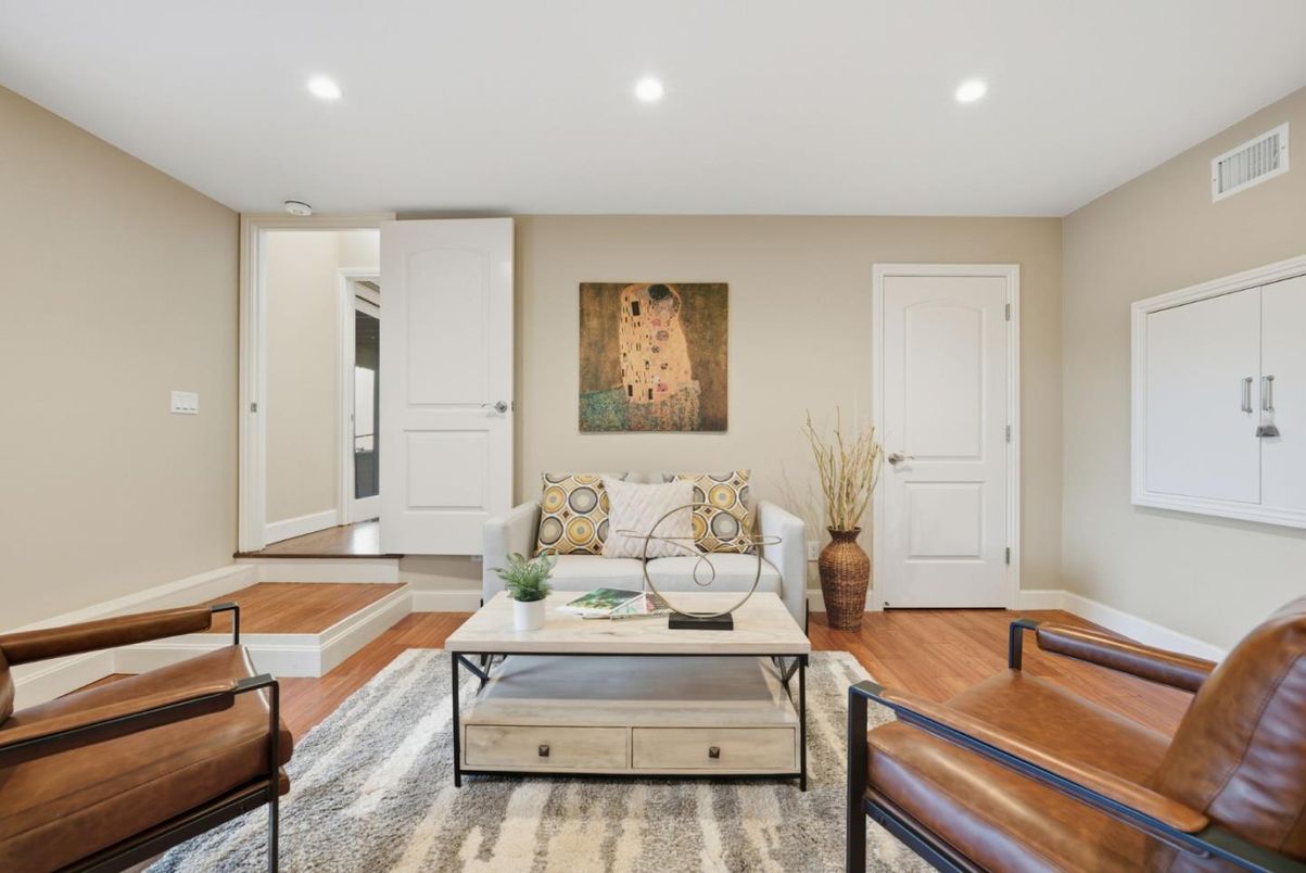 Interior, Living room, Recessed Lighting, Wood Texture Flooring