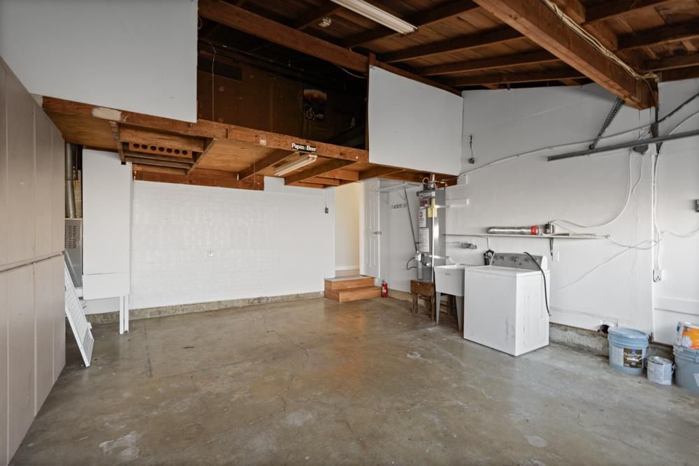 Interior, Washer, Wooden Beams, Wooden Ceilings