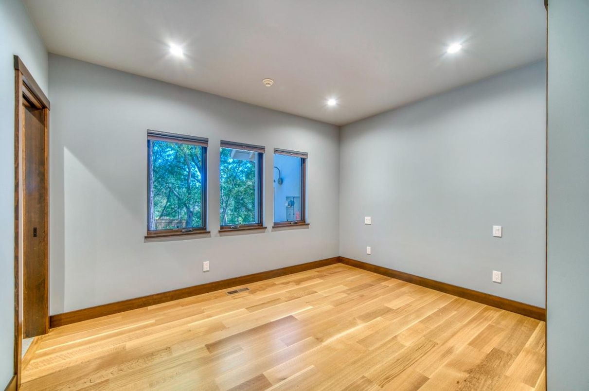 Empty room, Interior, Recessed Lighting, Wood Texture Flooring