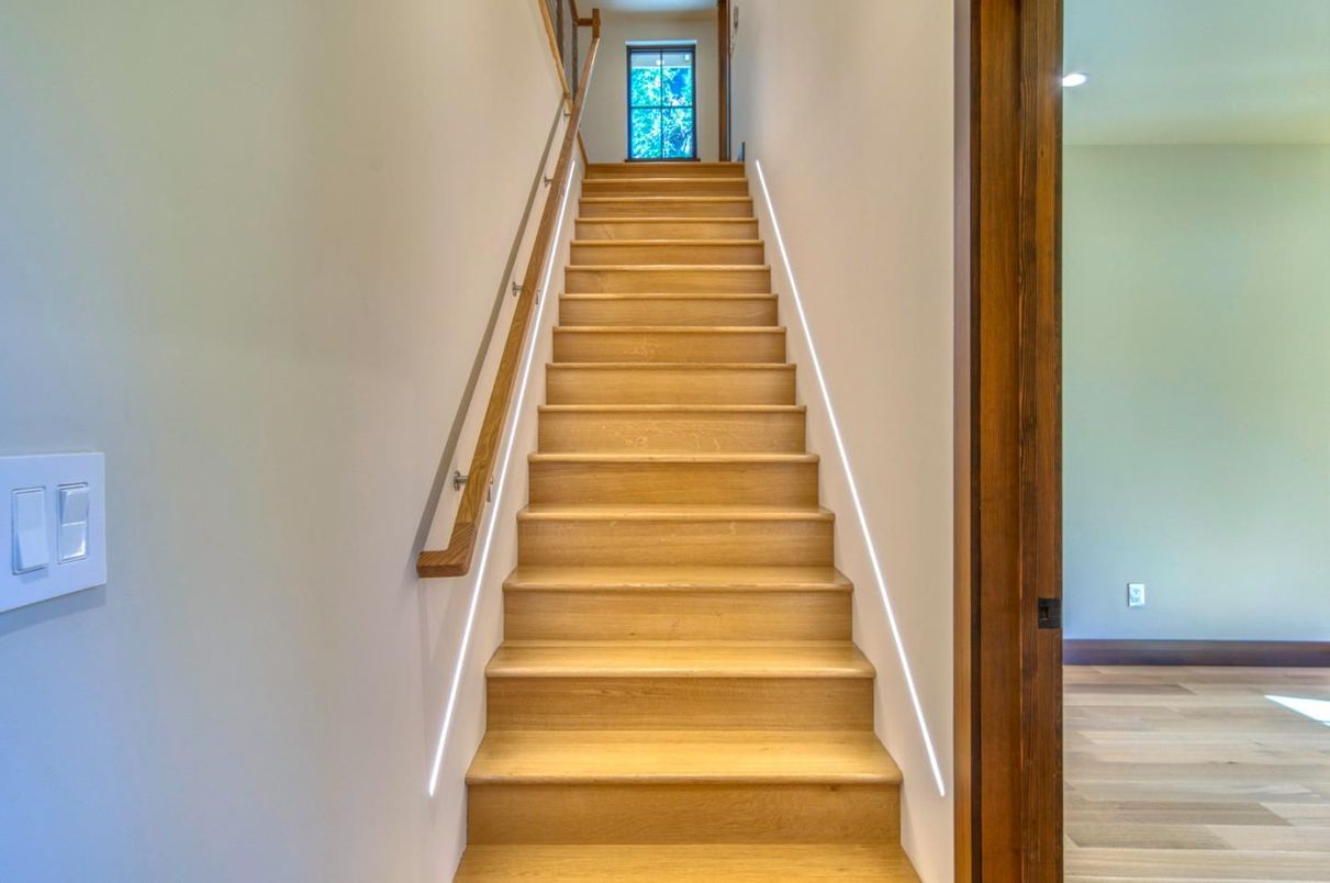 Interior, Recessed Lighting, Wood Texture Flooring