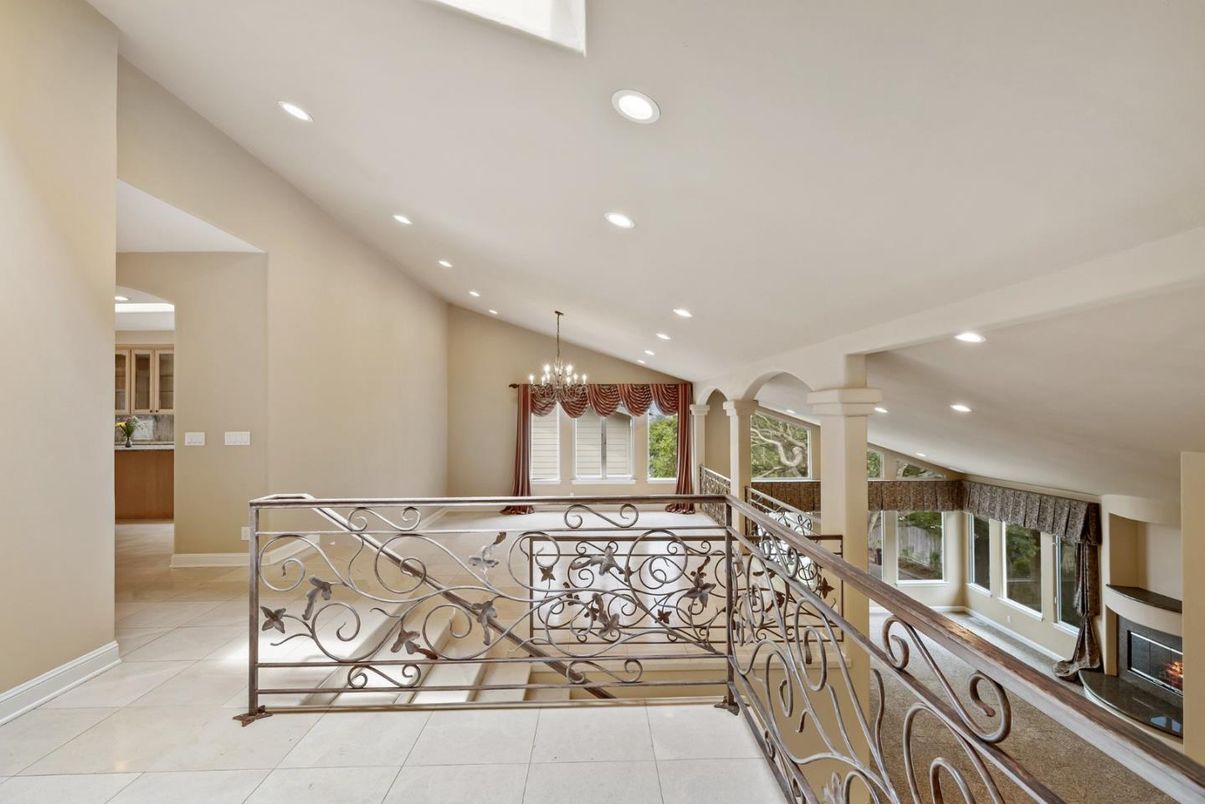 Chandelier, Fireplace, Interior, Recessed Lighting