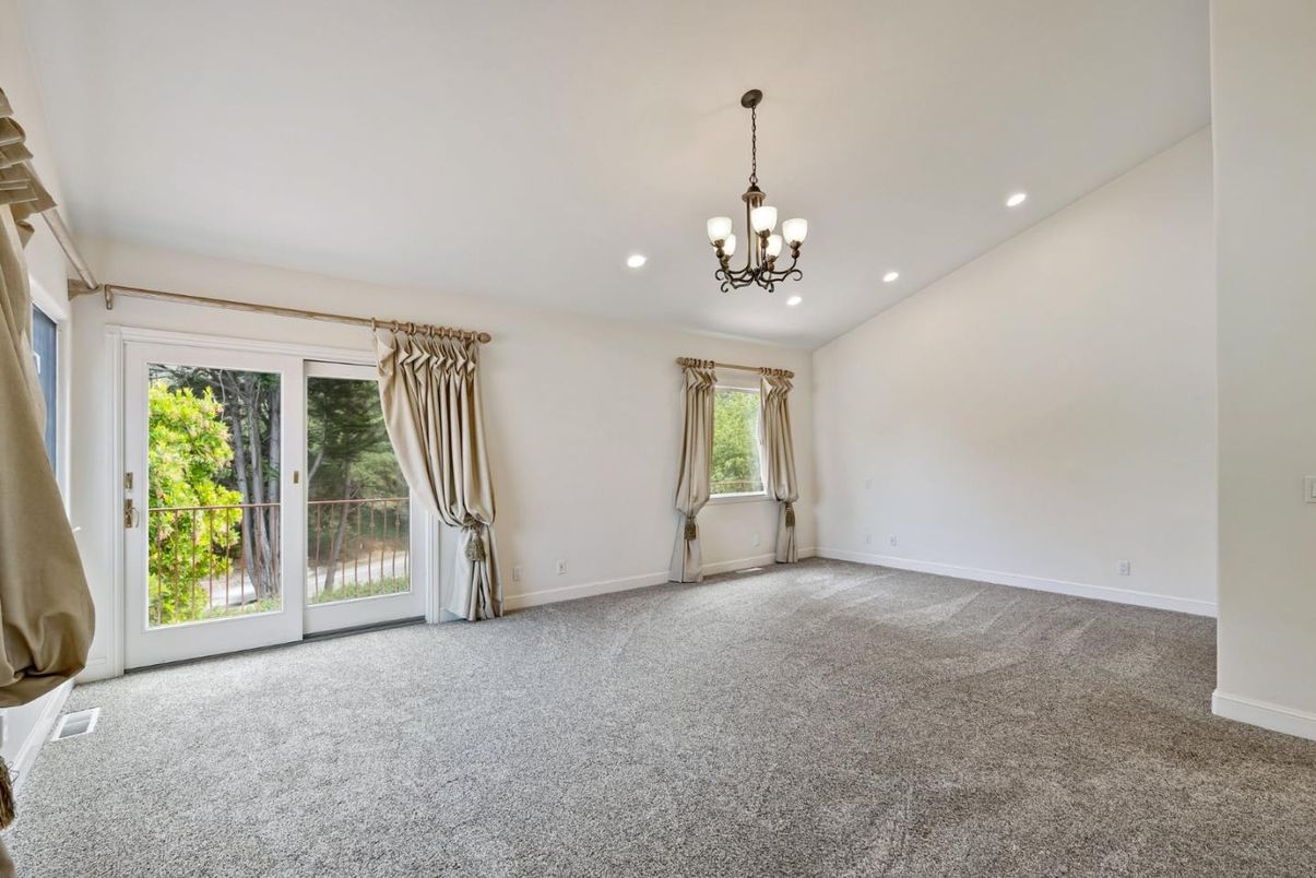 Chandelier, Empty room, Interior, Recessed Lighting