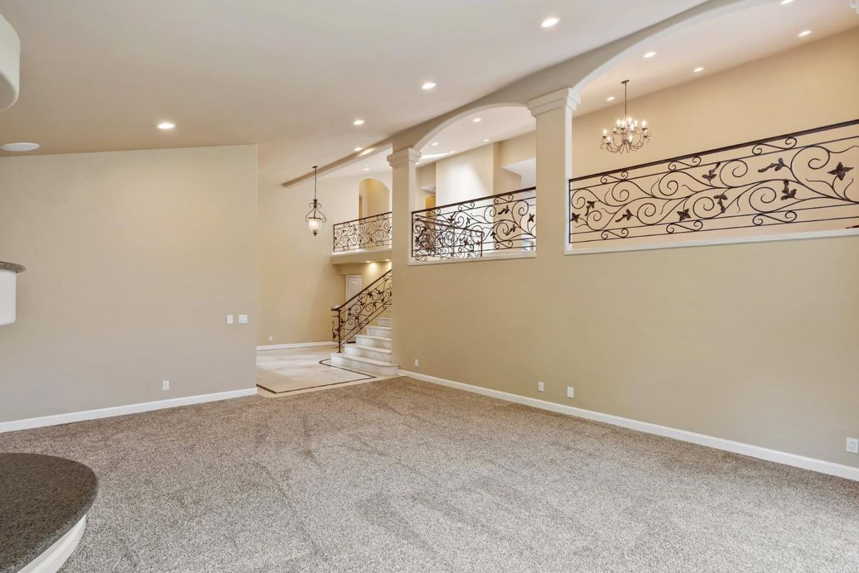 Chandelier, Empty room, Interior, Recessed Lighting