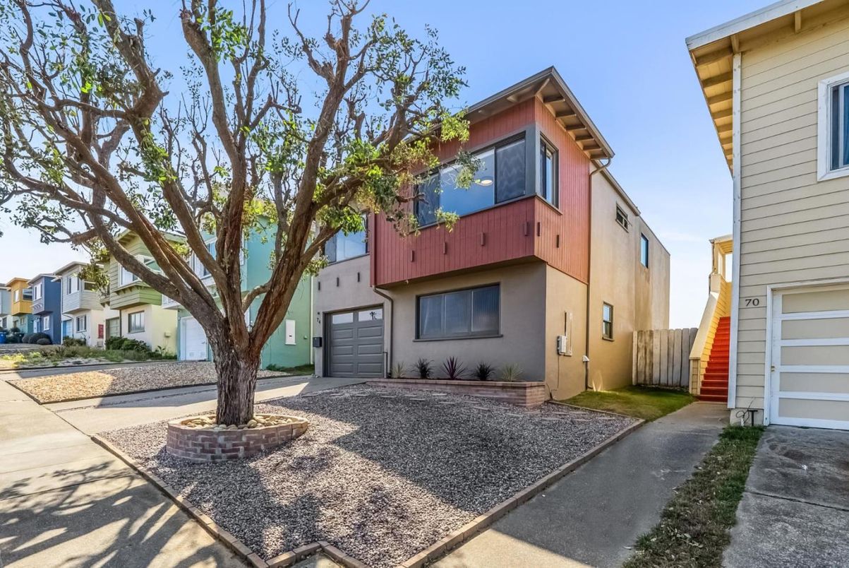 Attached, Exterior, Facade, Modern