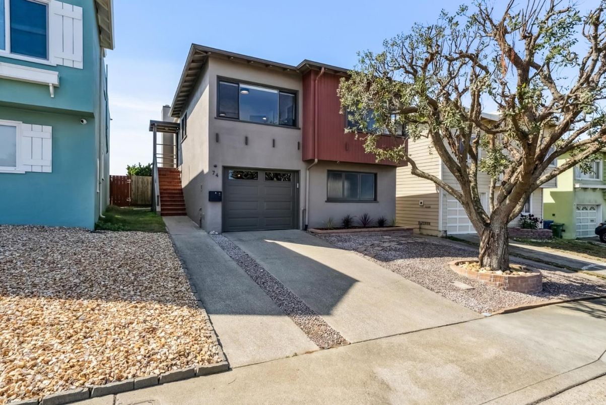 Attached, Exterior, Facade, Modern