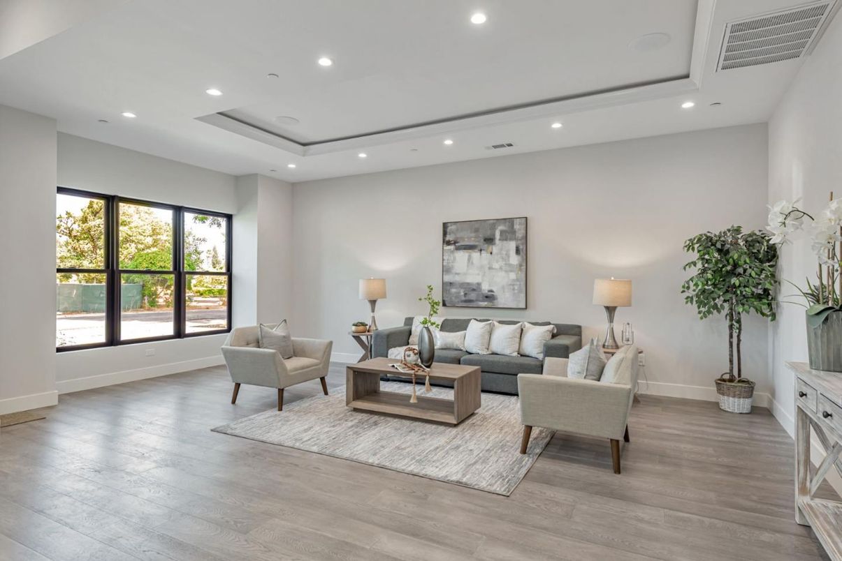 Interior, Living room, Recessed Lighting, Wood Texture Flooring