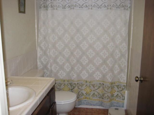 Bathroom, Interior, Tile Countertops